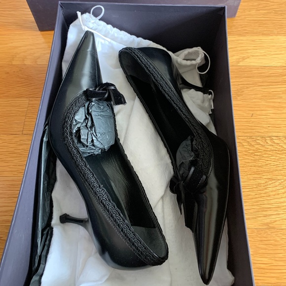 Prada Pointed Toe Heel with Velvet Trim - Picture 3 of 8
